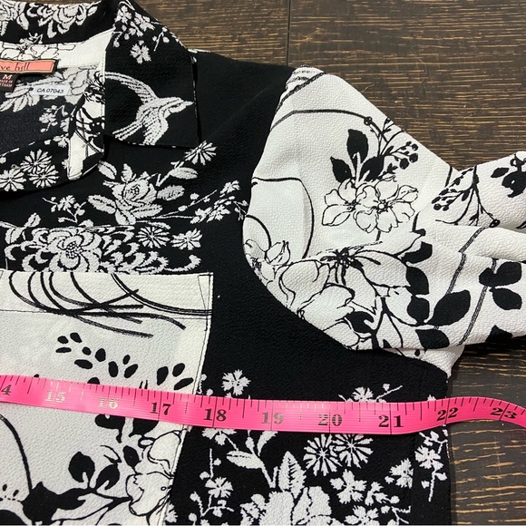 Olive Hill | long Black & White floral top - Picture 7 of 9